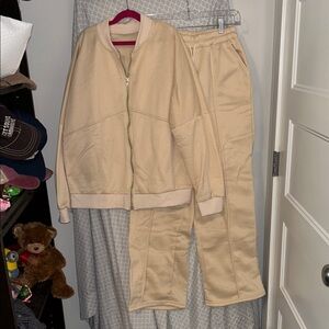 NWOT Beige Zip-Up Jacket and Pants Set M